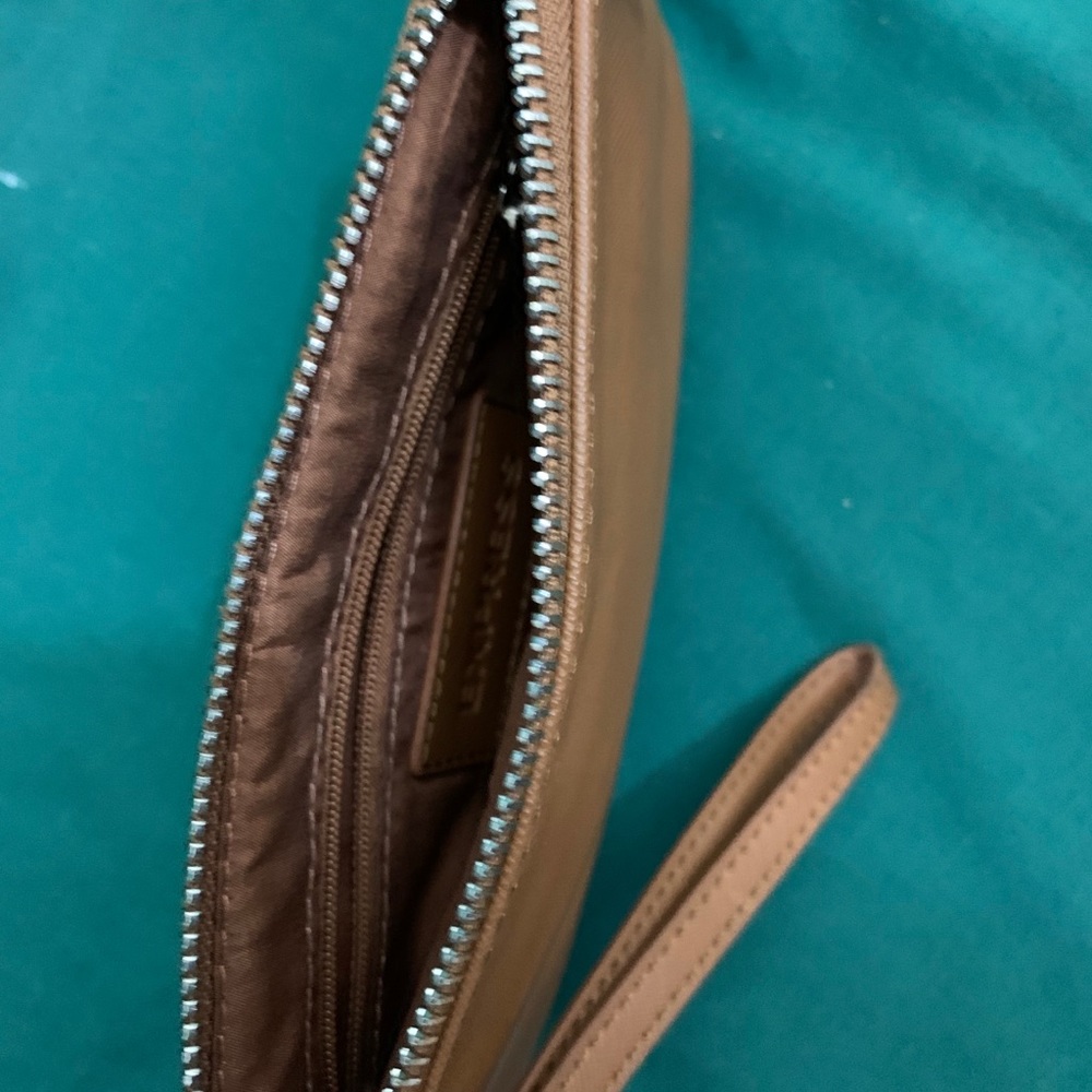 Express Tan wristlet - Picture 2 of 4